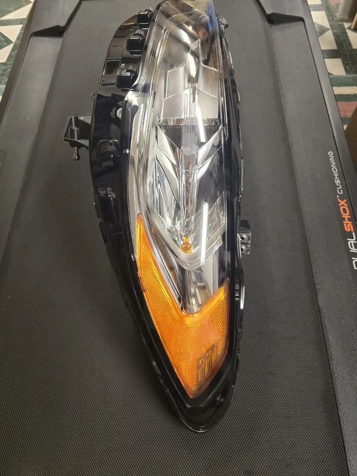 Faro fusión HS7Z 13008 E. OEM FORD  Foto 2 de 4
