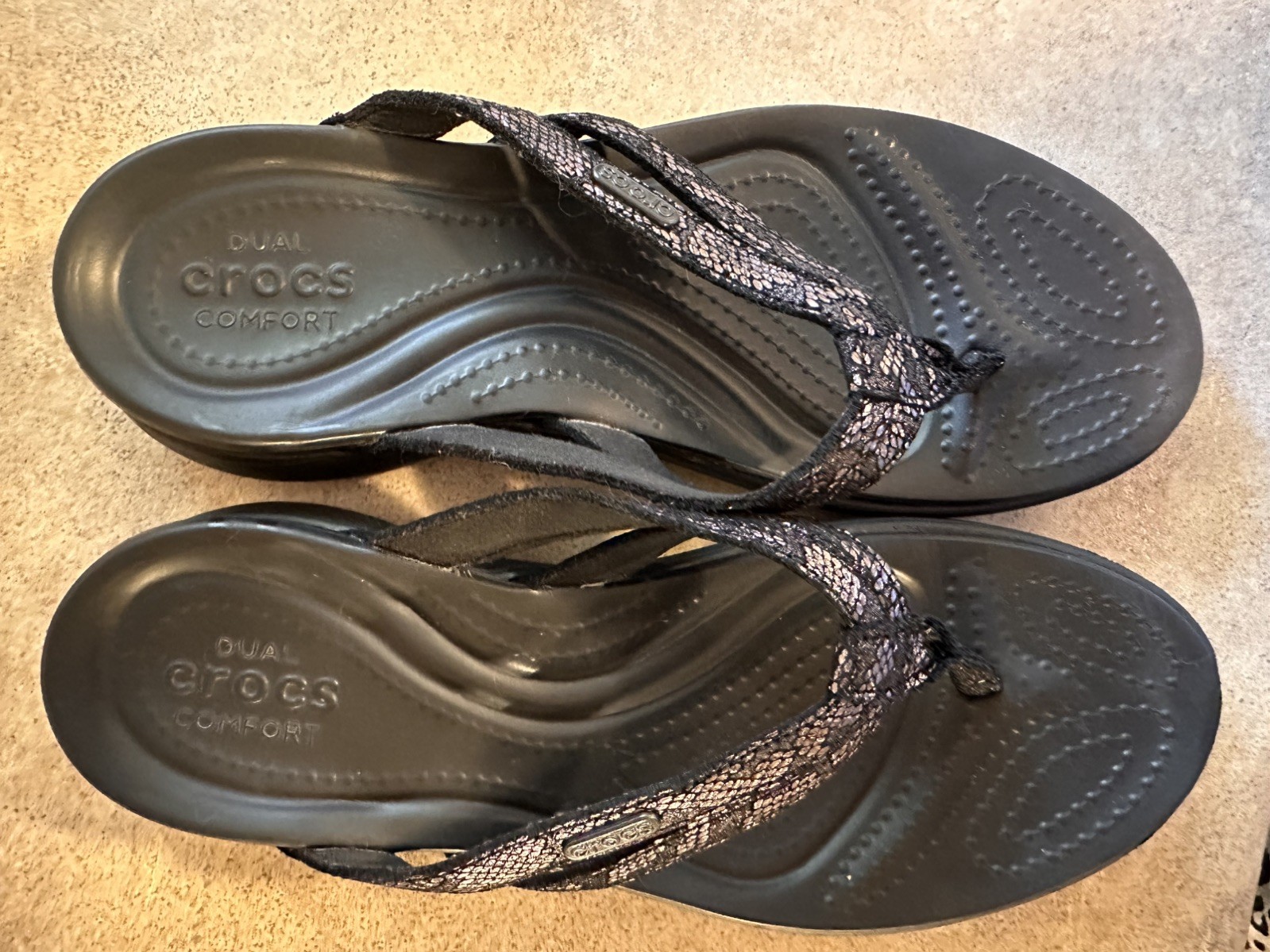 CROCS Women's Capri Dual Comfort Black Sparkle Flip Flop Sandals Size 8