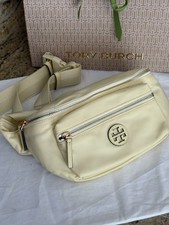 198 New Tory Burch belt bag in lemon sugar