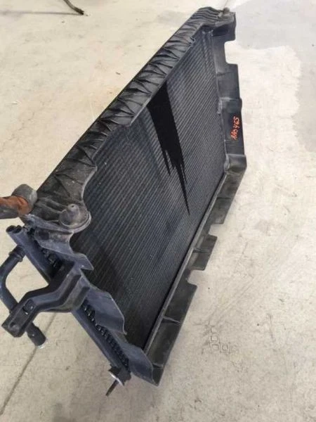 98 99 00 01 Dodge Ram 3500 8,0 L 4x2 V10 ¡gas 97 k! MONTAJE CONDENSADOR AC 19600 Foto 2 de 4