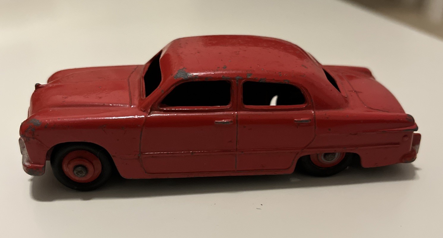 Dinky 139, Ford Cortina - Free Price Guide & Review