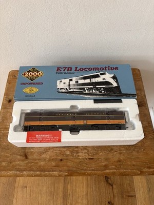 Proto 2000 HO Scale Unpowered E7B Locomotive Illinois Central - Boxed 