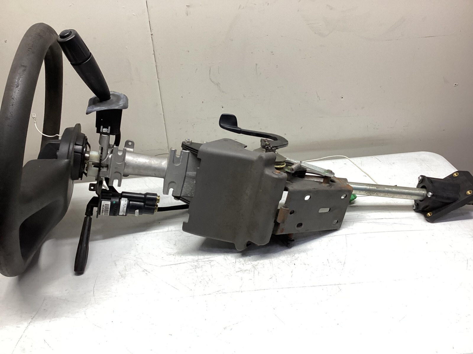 Kenworth Peterbilt Steering Wheel Driver Steering Column Assembly P/N