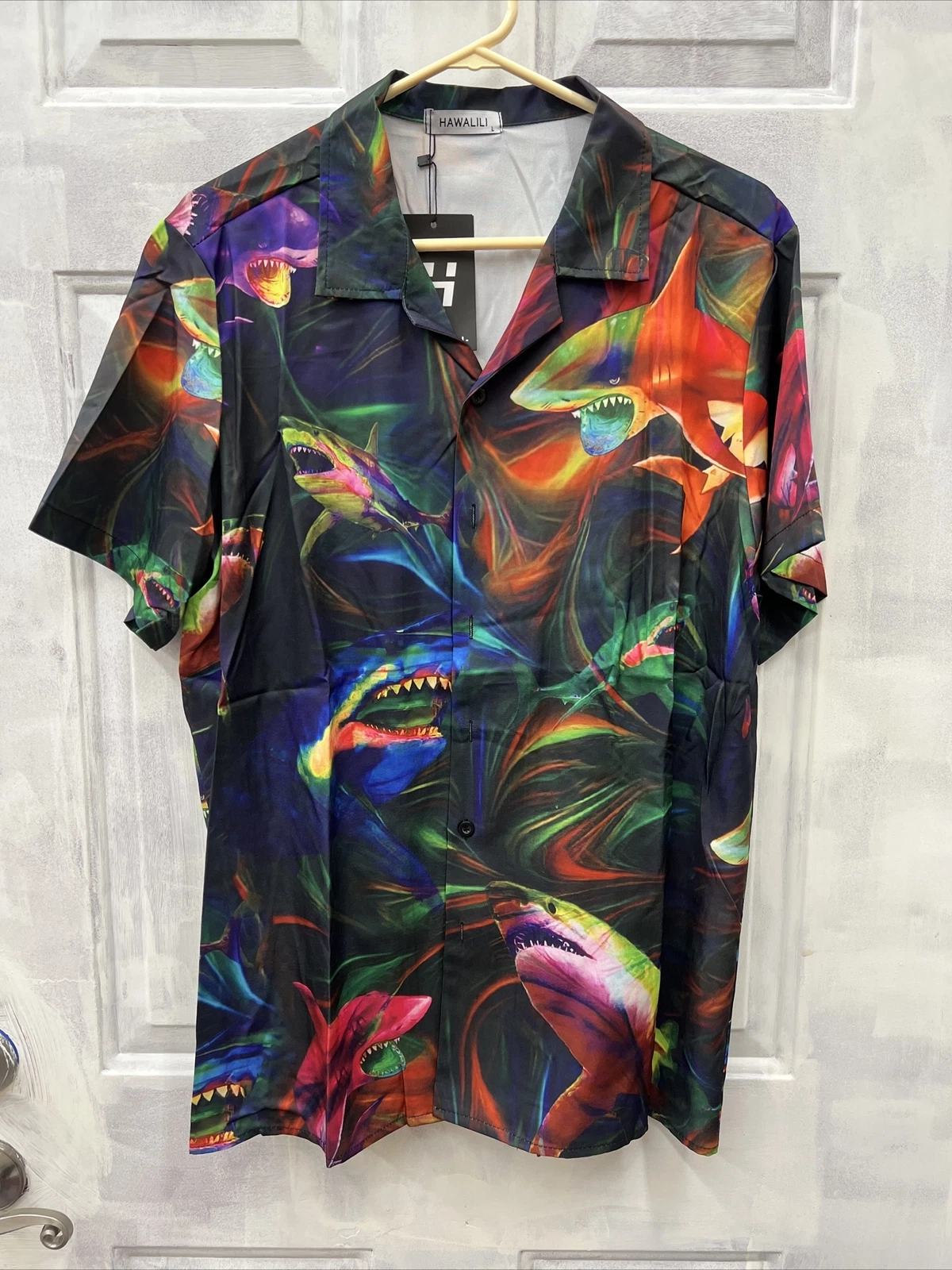 Hawalili Hawaiian Button Down Shirt NEW Mens Size L Amazing Shark 3D NWT