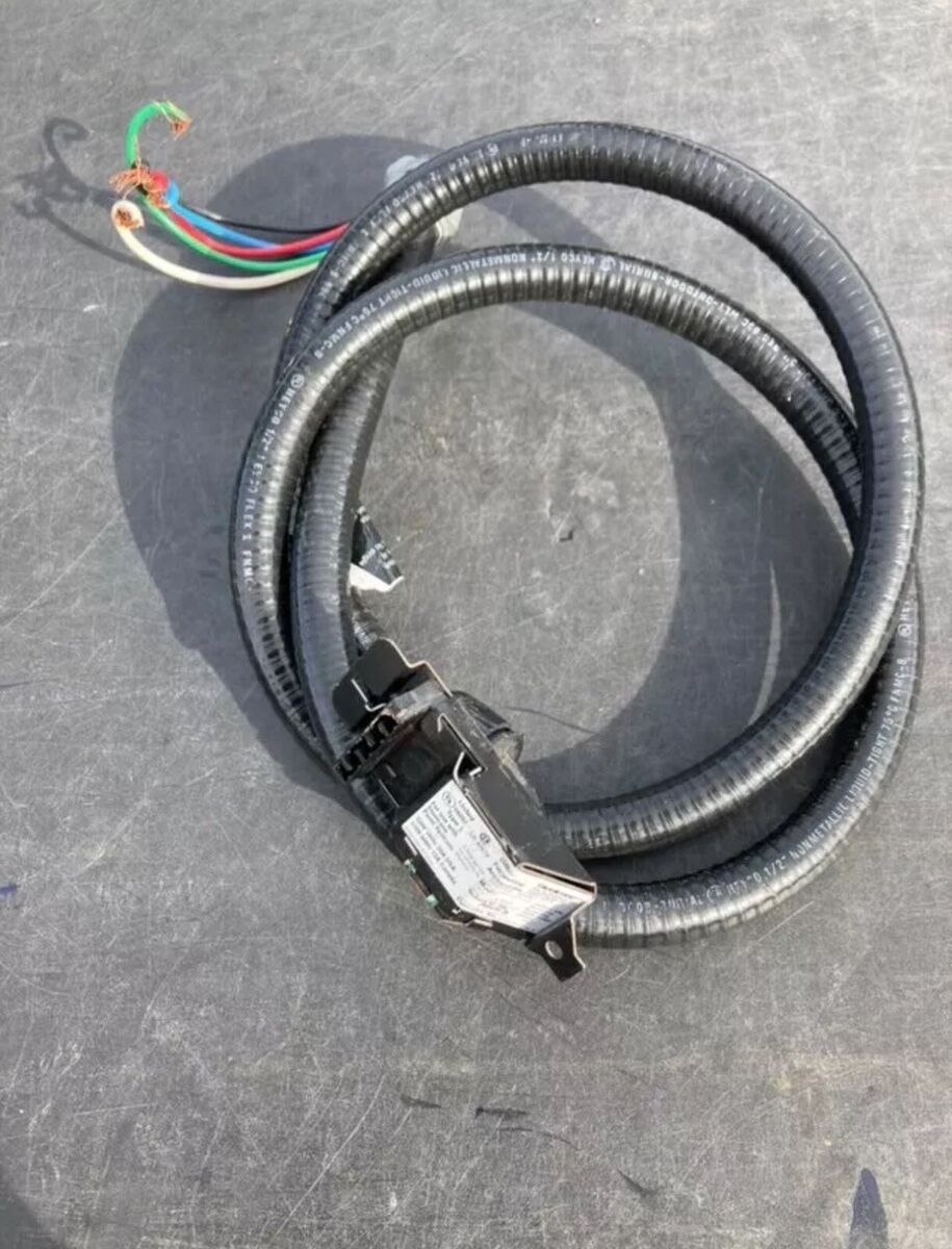 Steelcase Power Feed Model 98669 Base Whip 120V 60Hz 20A Steelcase Power Feed Model 98669 Base Whip 120V 60Hz 20A