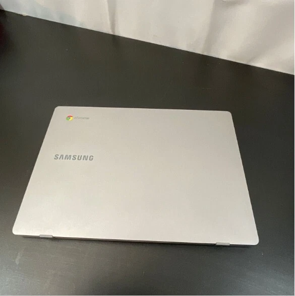 HP 14" Chromebook Laptop – Intel Pentium Processor – 4GB RAM - Image 3 of 4