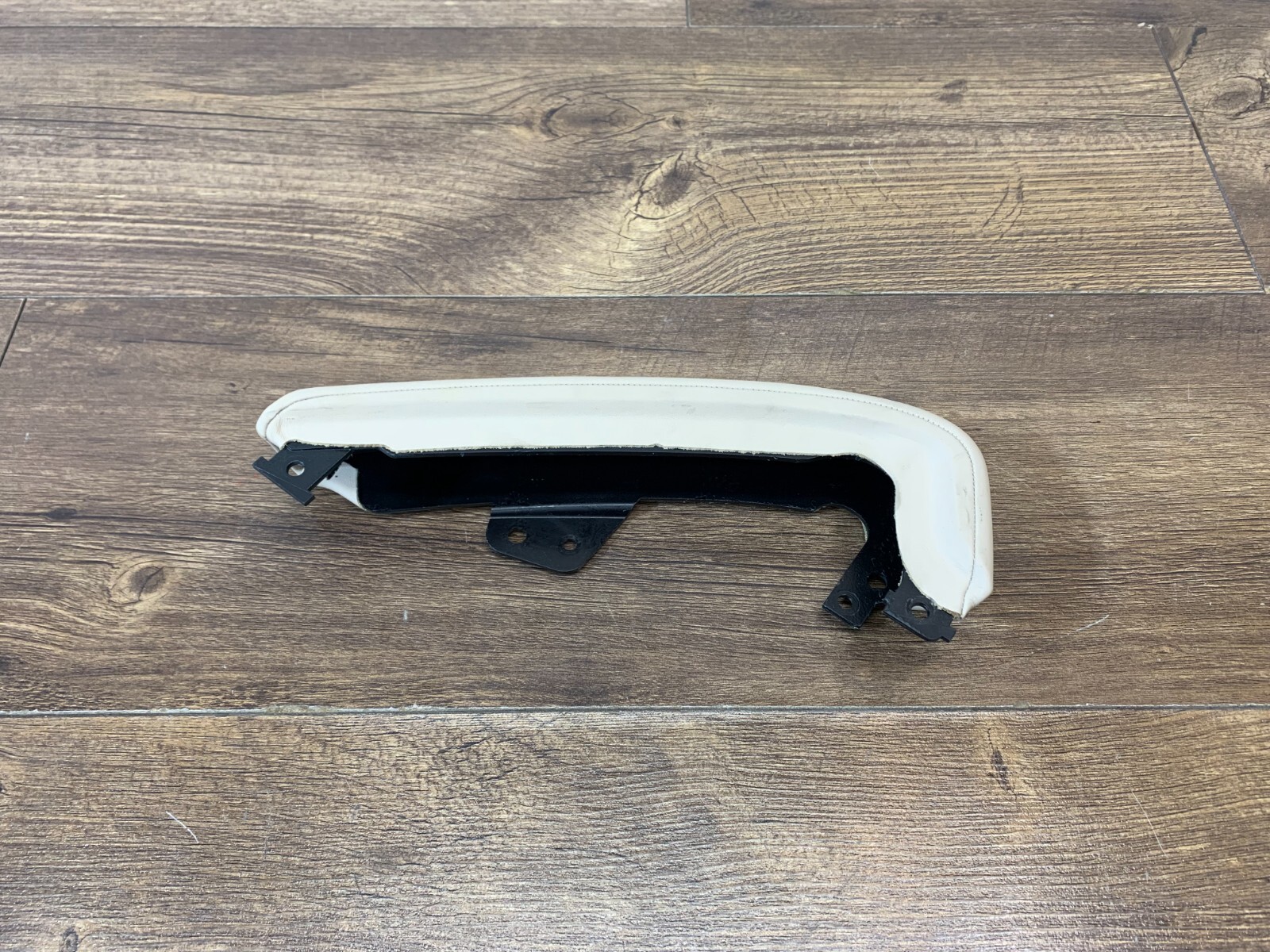 2017-2020 Maserati Levante Front Trim Panel Cover Right Side Beige 670042322 OEM