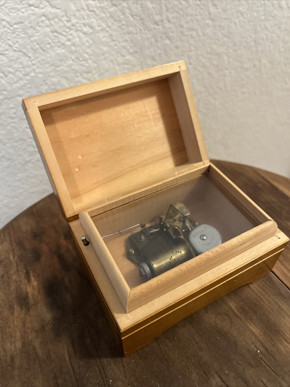 Swiss Music Box Thorens Lara’s Theme 391050 Collectible Jewelry Wooden