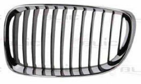 Calandre avant gauche cassée BMW E87 grille chrome noire