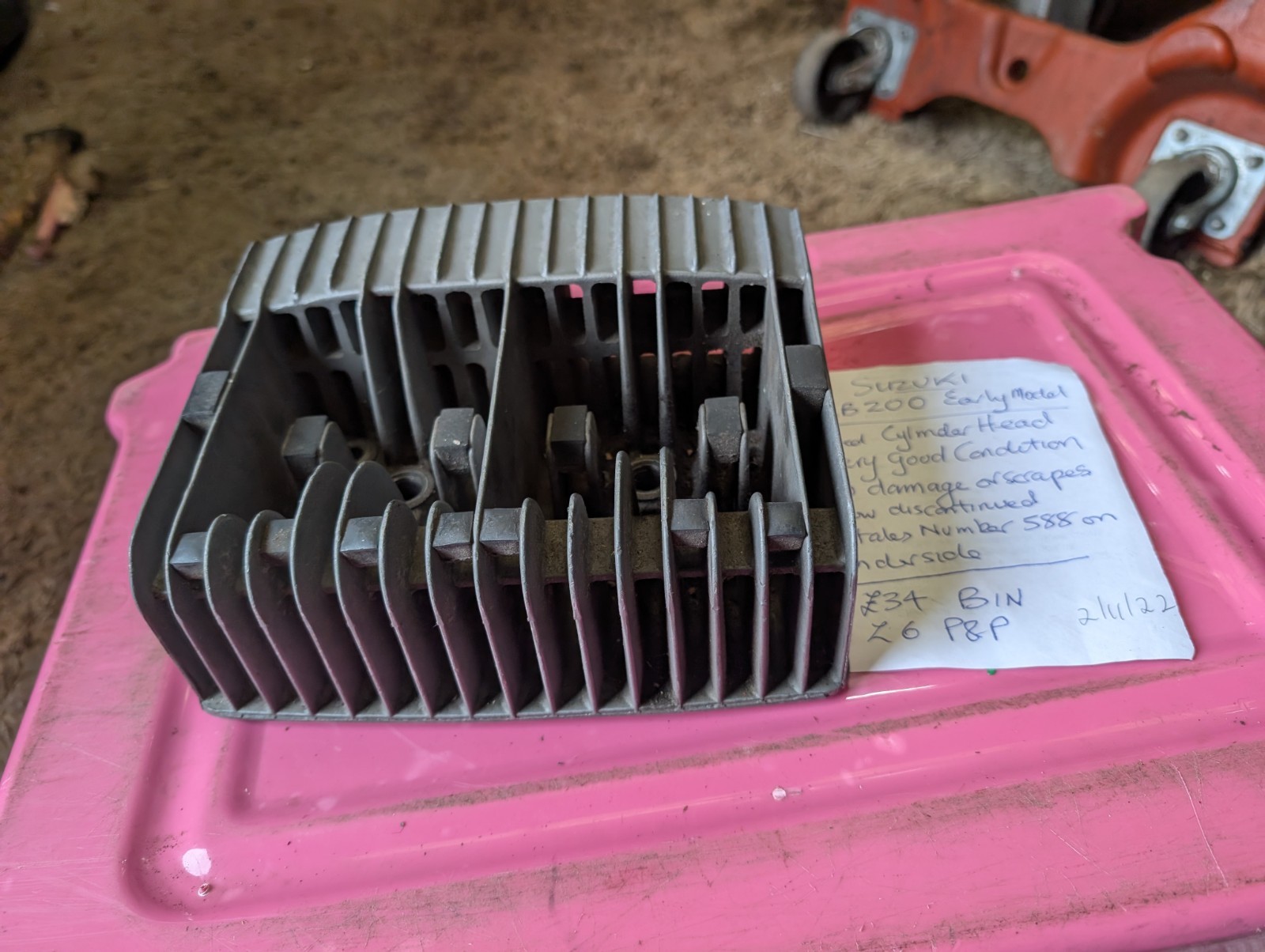 Suzuki SB200 Engine Cylinder Head