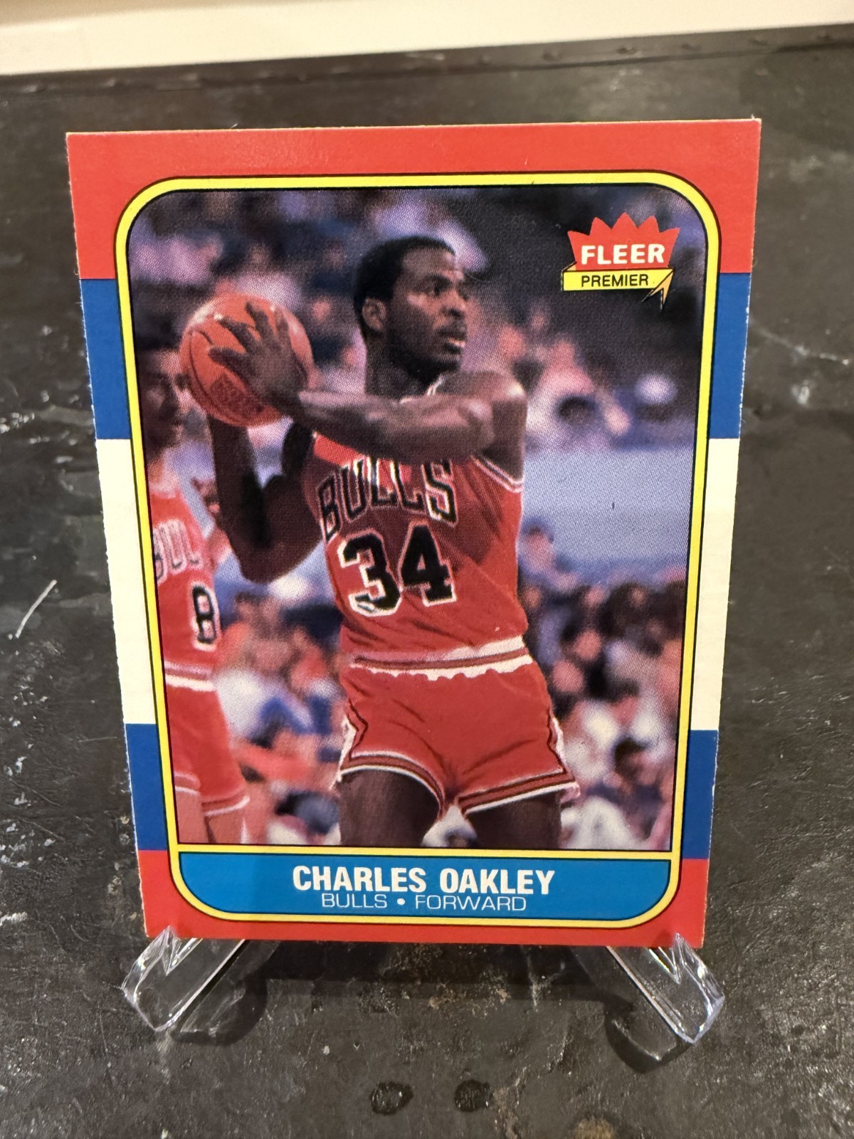 1986-87 Fleer - Charles Oakley #81 (RC) Nice centering, Sharp corners