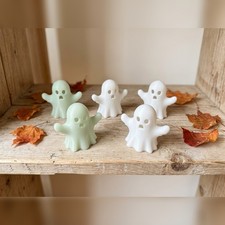 Mini Ghost Figurines Set of 5 Cute Halloween Ghosts Tiny Ghost Decor Desk Toy
