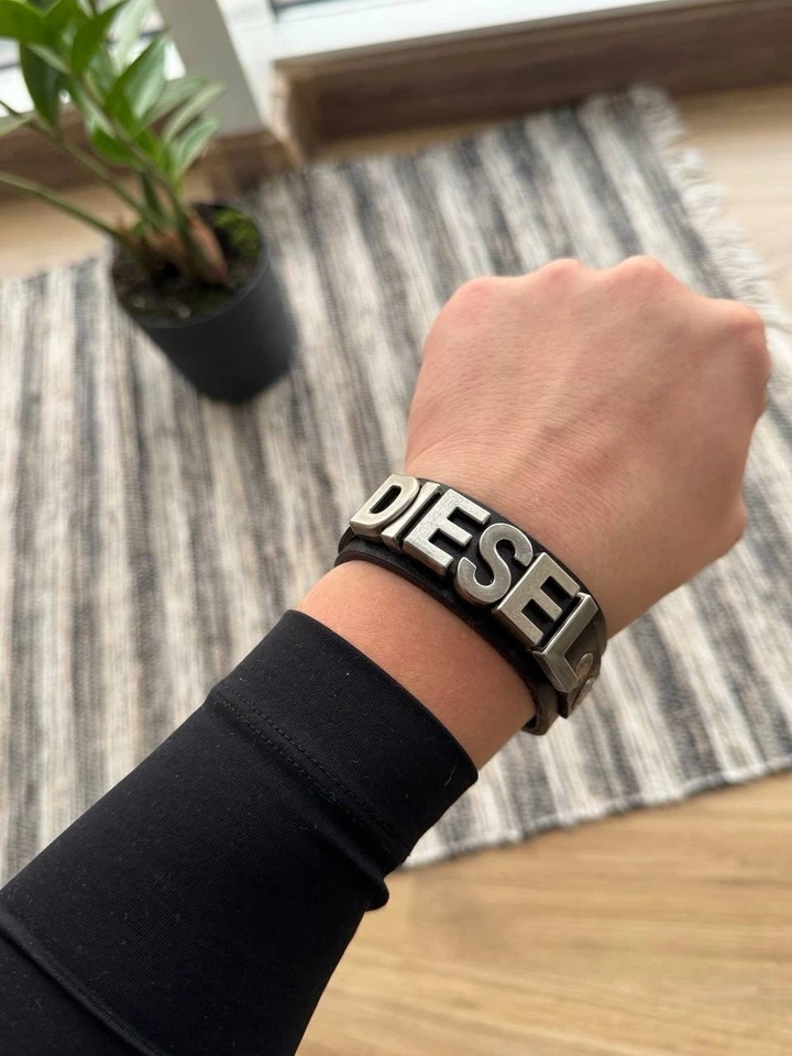 PULSERA DE CUERO DIESEL VINTAGE PARA HOMBRE RARA METAL NEGRO LOGOTIPO GRANDE Y2K 90s Foto 3 de 4