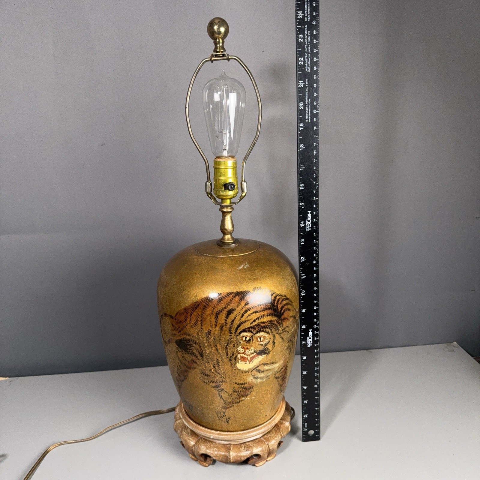 Vintage Chinoiserie Tiger Lamp Gilt Ceramic Asian Mid Century Table Lamp