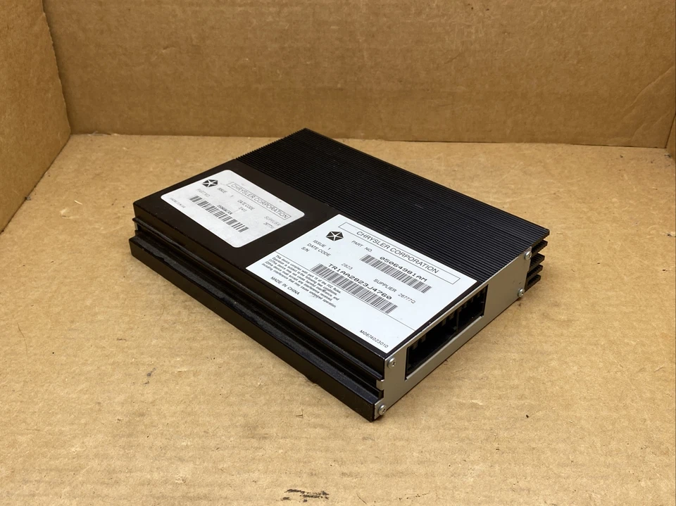 2013-2014 Dodge Charger Chrysler 300 Journey Audio Amplifier 05064981AM OEM - Image 4 of 4