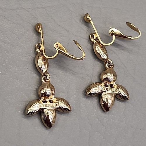 Napier Earrings Vtg Leaf Swirl Green Rhinestone Gold Tone Dangle 1.75" - Picture 8 of 11