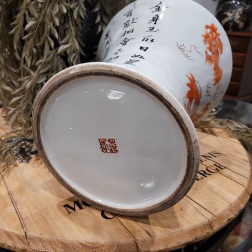 Vintage Chinese Iron Red Foo Lions Porcelain Vase with Calligraphy - Picture 8 of 9