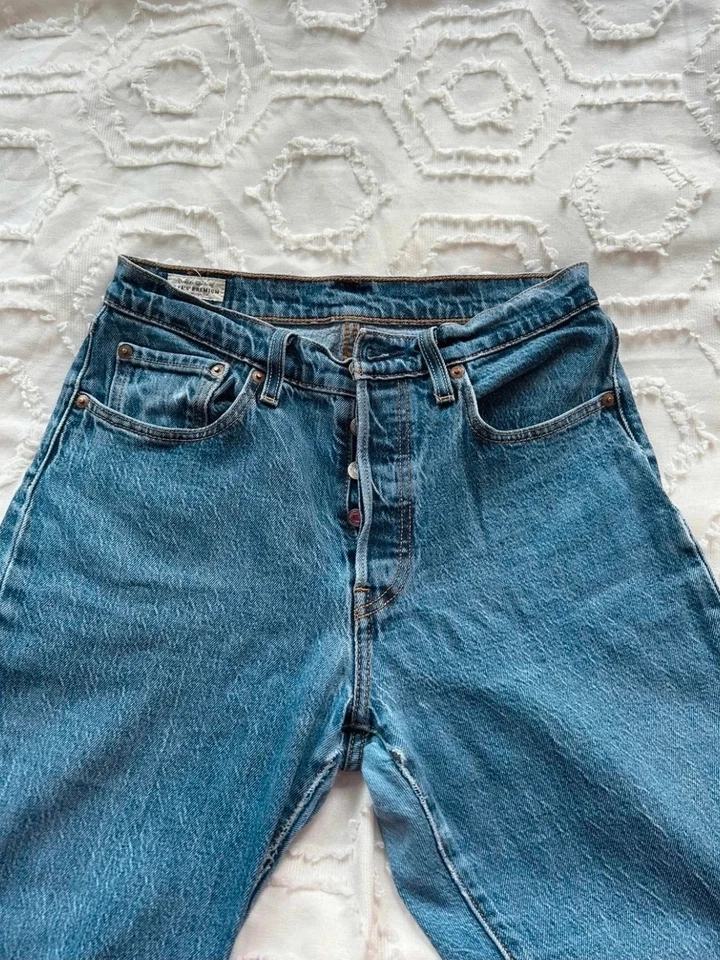 Jean Levi's 501 Original Premium bleu denim – Taille 36 W27 L28 Straight #LUX16 - Photo 2/4