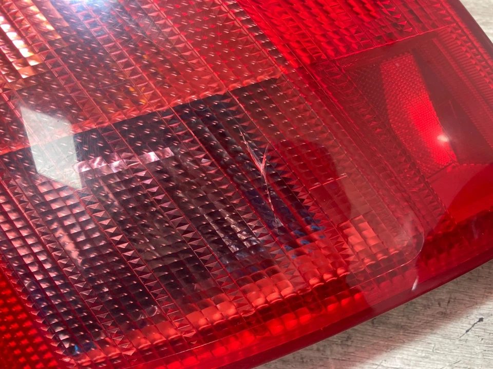 2007 SUZUKI SWIFT PASSENGER & DRIVER SIDE REAR TAIL LIGHTS PAIR - Image 3 of 4