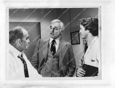 o47865 1980 orig photo Edward Asner, Harold Gould, David Huffman TV Lou Grant or