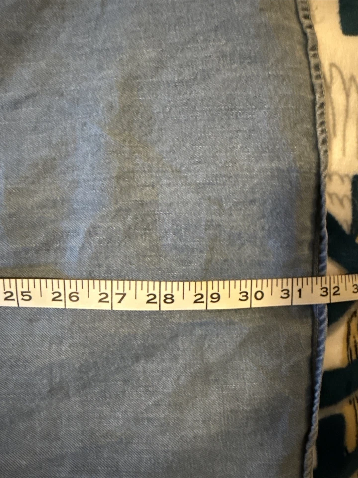 Camisa vaquera grande de ajuste clásico de peso medio J.Crew Foto 4 de 4