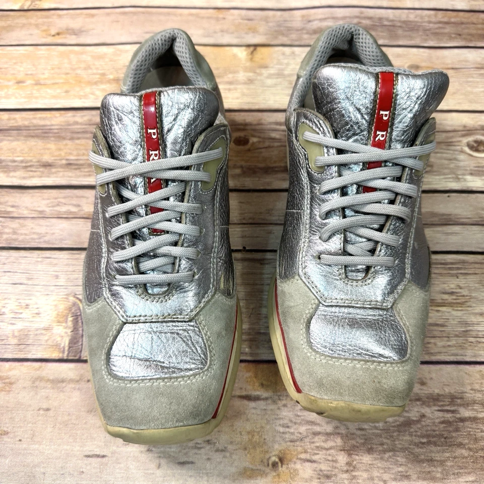 Tenis deportivos Prada futuristas de cuero plateado con cordones para mujer talla 37/7 Foto 3 de 4