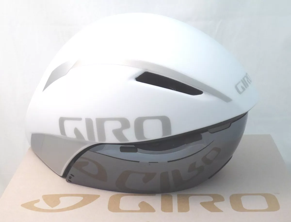 新品　箱付き　GIRO　TT用ヘルメット