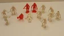 Vintage Plastic Red And White Astronauts Spacemen 2" Figures 13 Total   11 