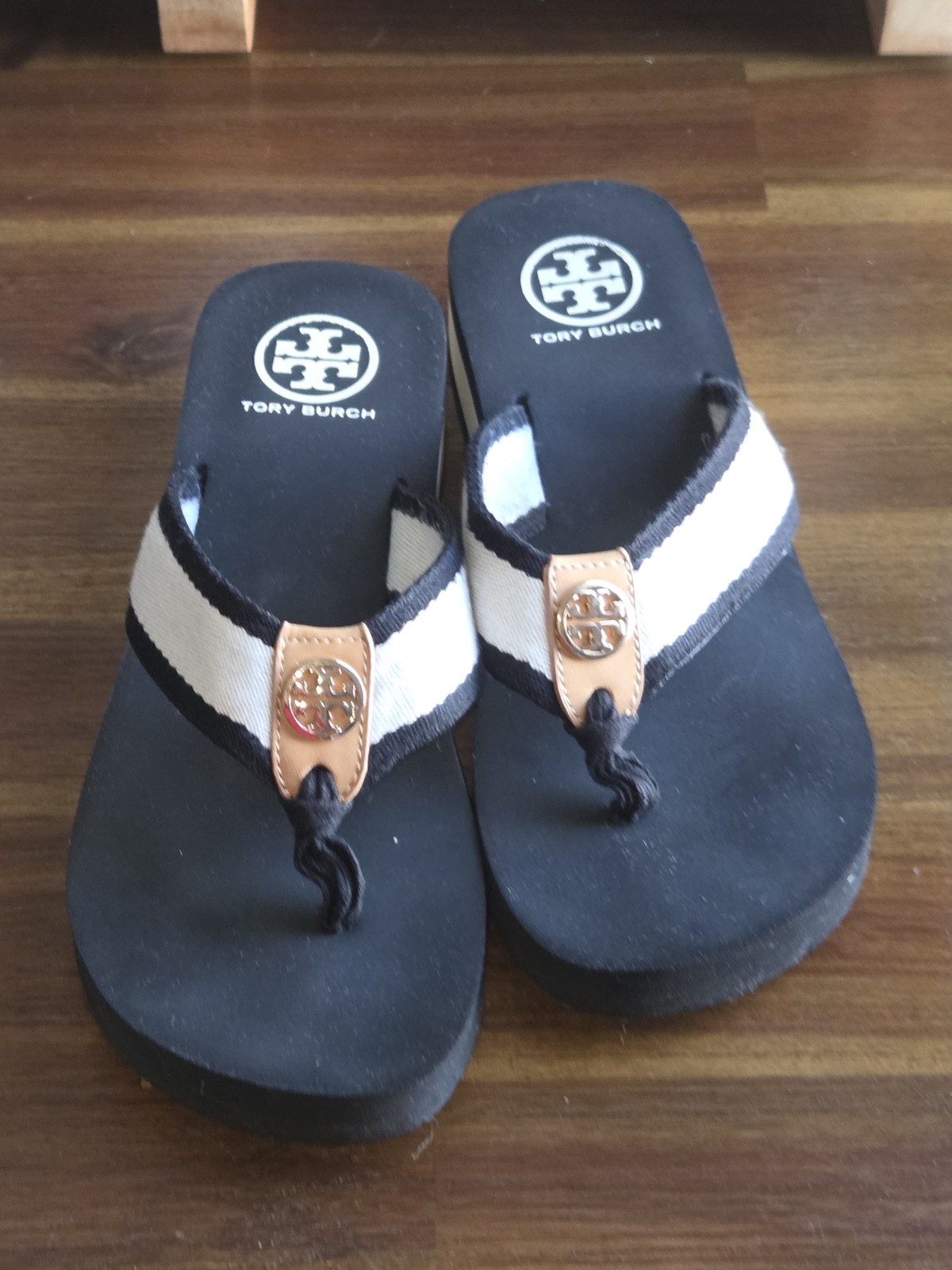 Tory Burch Women's Size 7M Frankie Wedge Black thumbnail 6