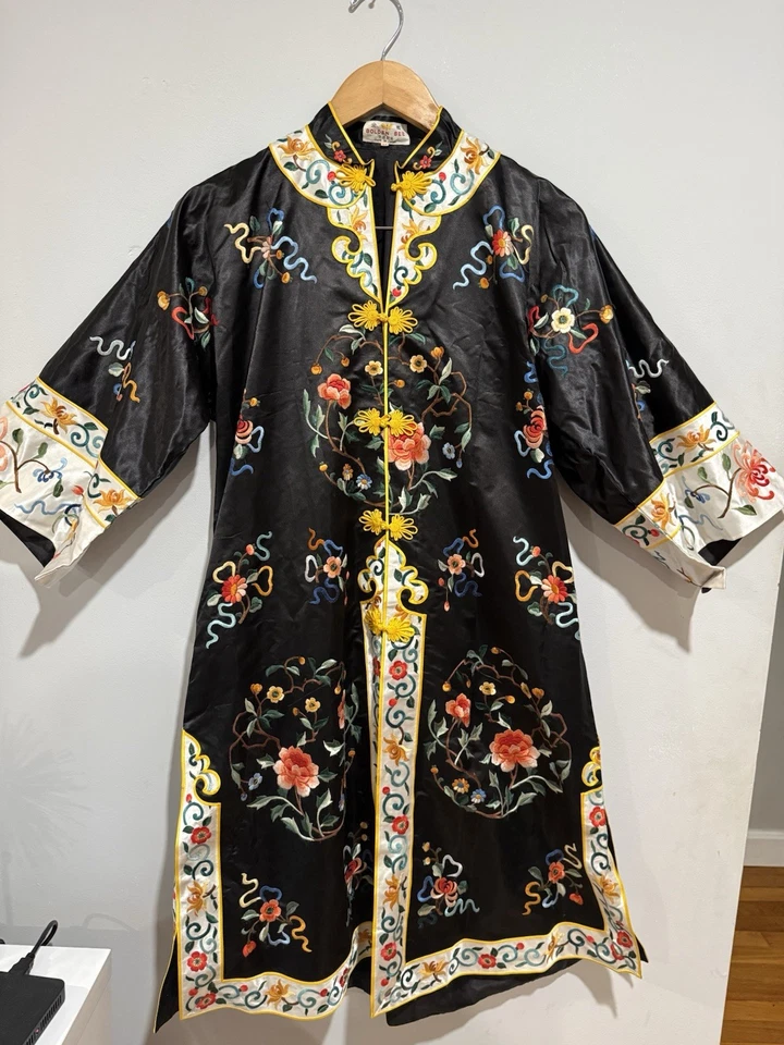 Vintage 20th C Chinese Silk Embroidery QiPao Robe Figures Flowers Art black Med - Image 2 of 4