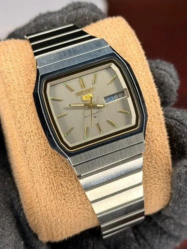 Vintage Seiko 5 Automatic 7009-2060 Beauty Grey Dial Mens Wrist Watch Japan.