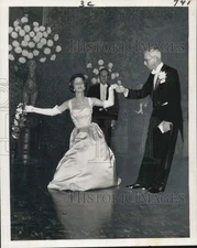1961 Press Photo Debutante Maria Pratt with Phillip Gensler at the Pickwick Club