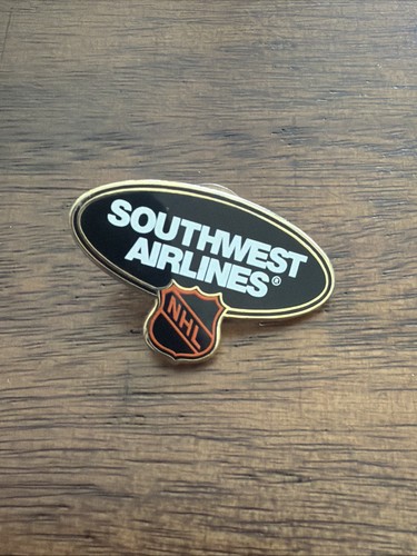 Southwest Airlines NHL Advertise Pin back SWA Aircraft Collectors Hockey Sports