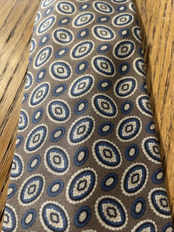 Gravata masculina vintage em excelente estado usado Marshall Field’s Silk Foulard tie feita na Itália - Imagem 3 de 4