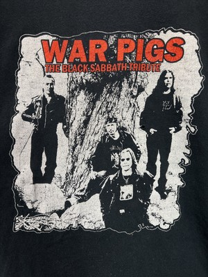 Player and Tio piggy  Piggy, Funny pigs, Black sabbath album covers