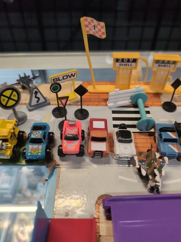 Vintage Micro Machines City Service Center Playset Carrying Case 1987 LOT BUNDLE - Picture 5 of 22