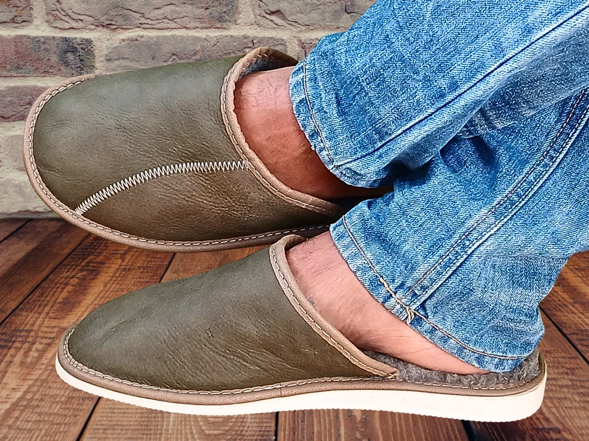 Herren Leder Hausschuhe Schlappen Olive Lammwolle Pantoffeln Latschen Gr. 40-47