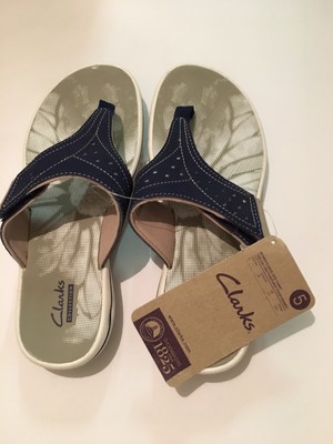 clarks brinkley star flip flop