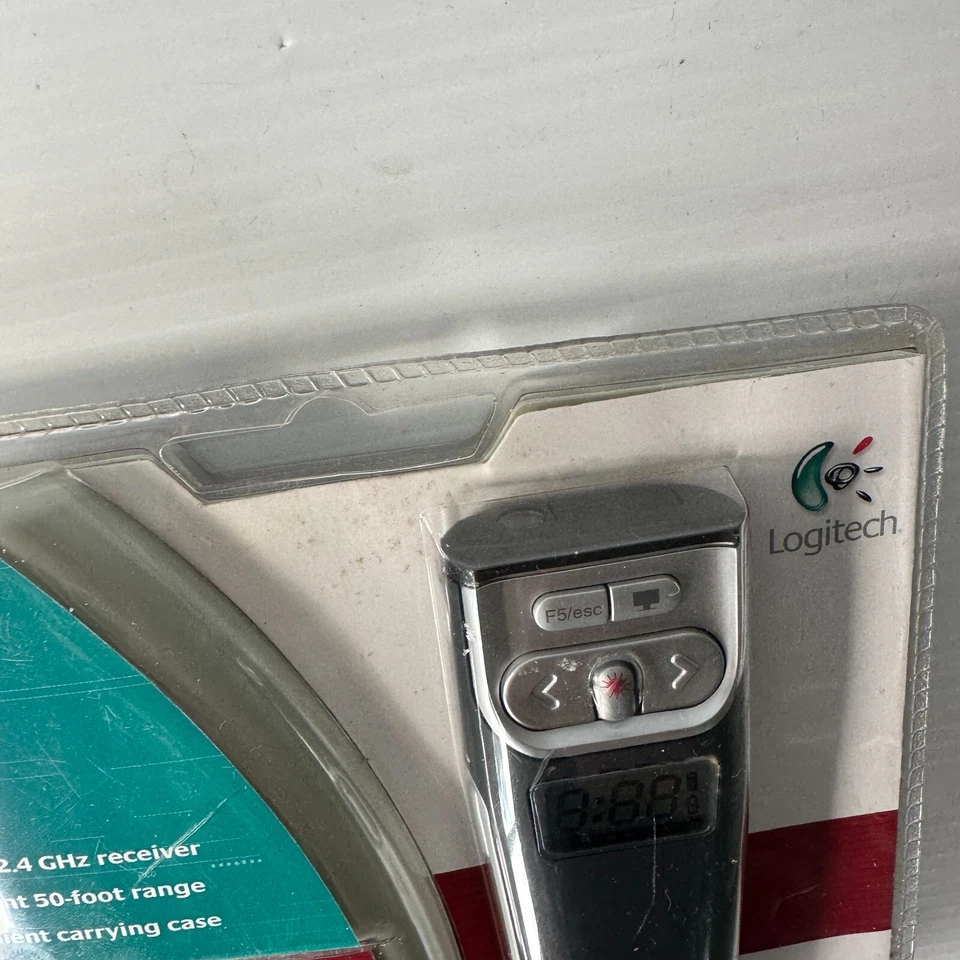 Logitech Wireless Presenter USB 2.4GHz Wireless Receiver - Image 2 of 4