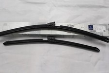 NEW GENUINE Mercedes-Benz R231 SL Front Wiper Blades A2318201245