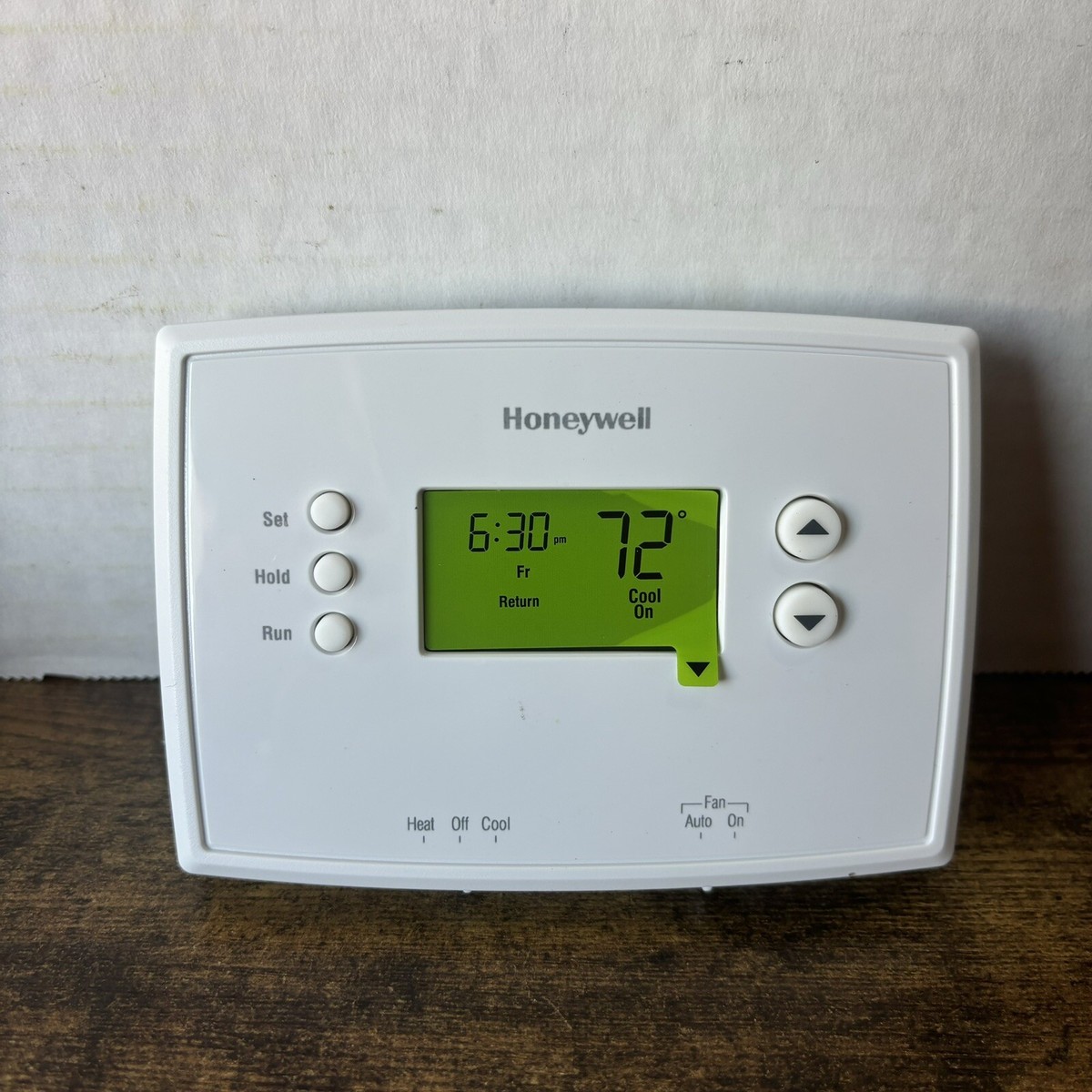 Honeywell 7-Day Programmable Thermostat (RTH2510B1018) MD: 1409