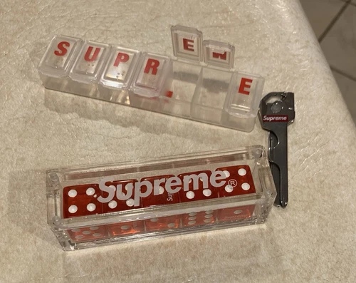Capsules Supreme Swiss Tech Key + Supreme Dice + boîte à pilules