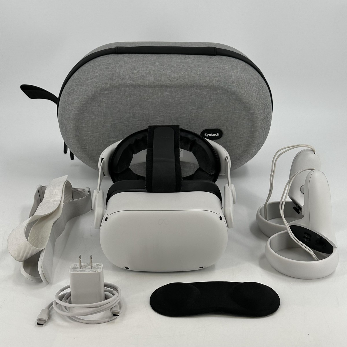 Meta Quest 2 VR Headset 128GB w/ Controllers/ Regular Strap Meta Quest 2 VR Headset 128GB w/ Controllers/ Regular Strap