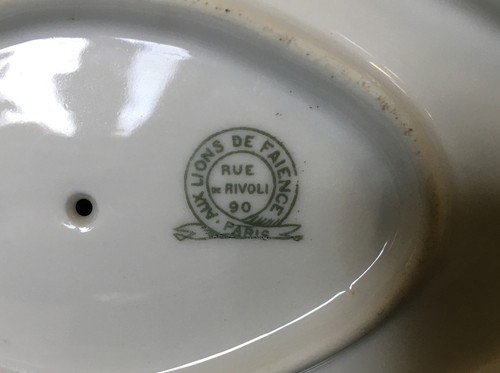 SAUCIÈRE Début XX ème en PORCELAINE DE PARIS Signée AUX LIONS DE FAÏENCE - Picture 8 of 9