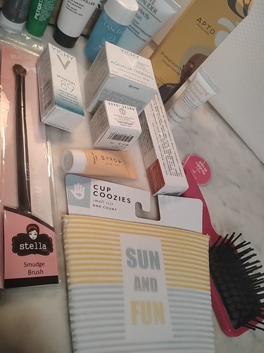 Beauty Skincare Haircare Full + Sample Size Everything pictured - Picture 4 of 5