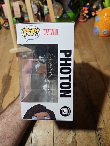 Photon The Marvels #1250 GITD PX Exclusive Funko Pop Vinyl Figure Marvel - Picture 2 of 6