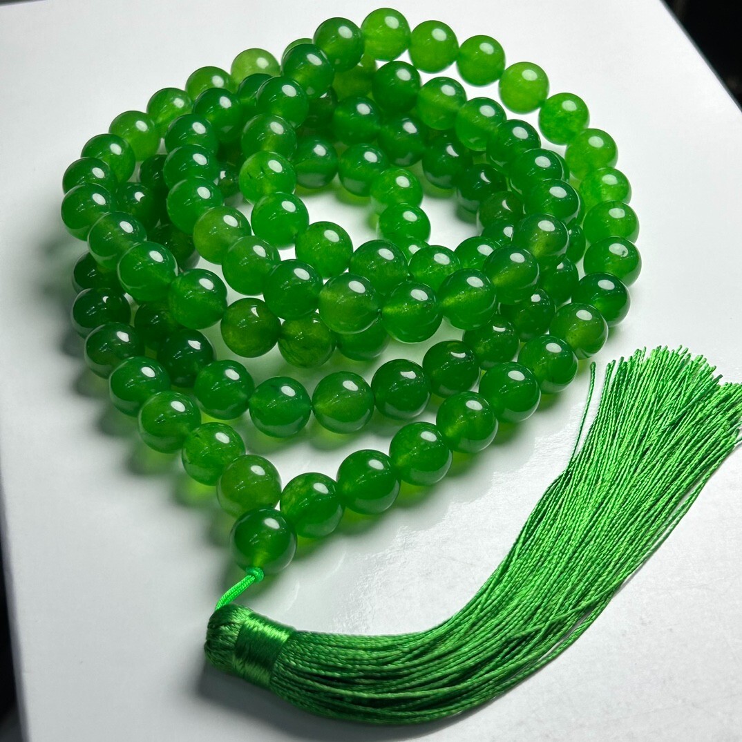 RARE !! JADE VERT DE MYANMAR : 7,42 CARATS ★★ p442.135t