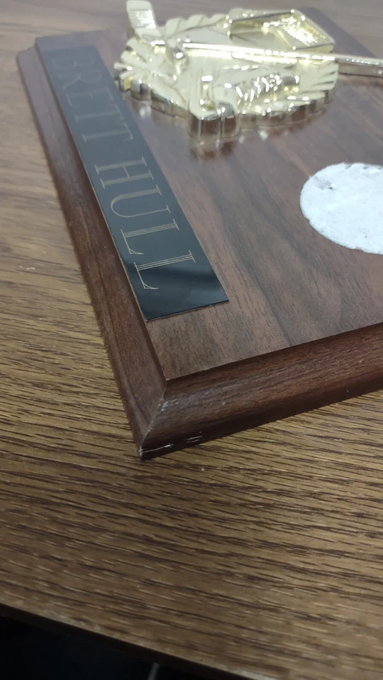 Brett Hull Wooden Plaque With No Card 6" x 8" NHL Hockey St. Louis Blues - Image 4 of 4