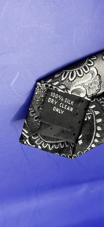 Corbata para hombre Mario Ferrari hecha a mano negra cachemira 100 % seda usada en excelente estado Foto 4 de 4