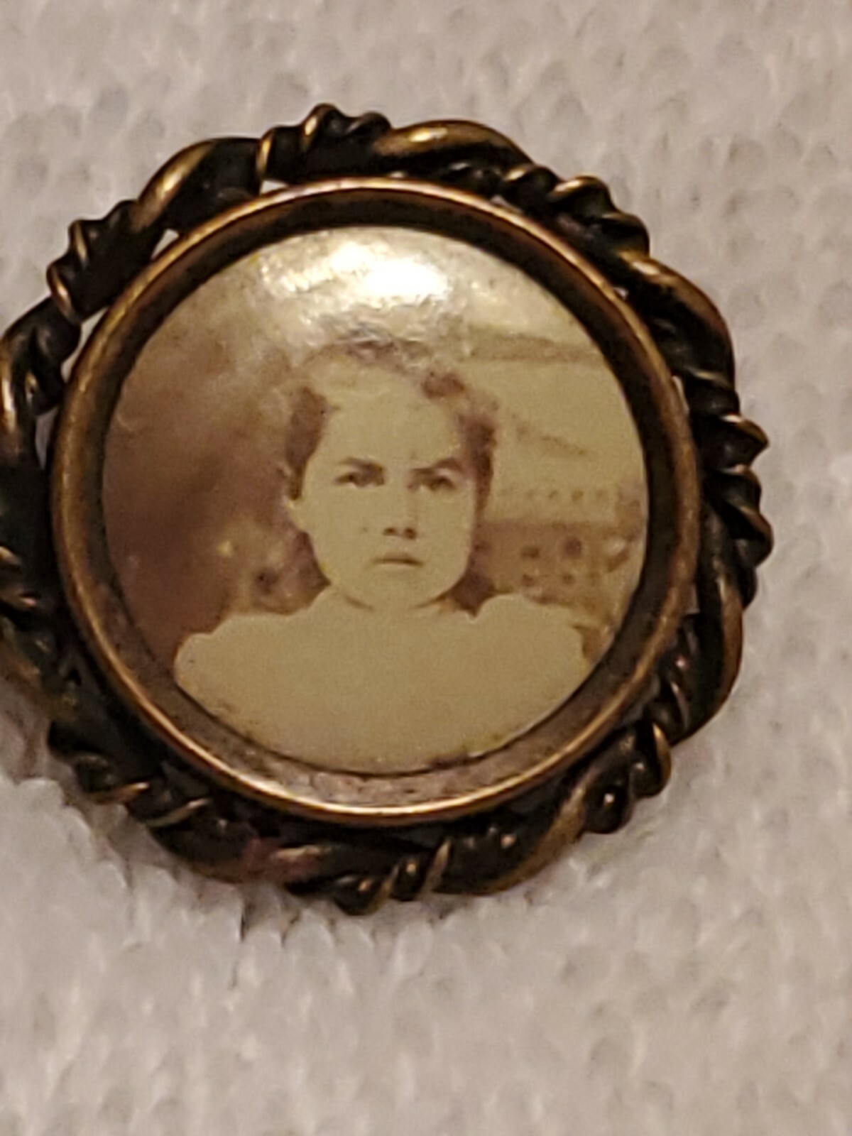 Antique Frame Photo Button Pin Brooch Gem